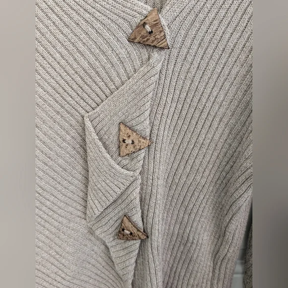 Women's Ribbed Cardigan with Unique Button Design - Picture 6 of 6